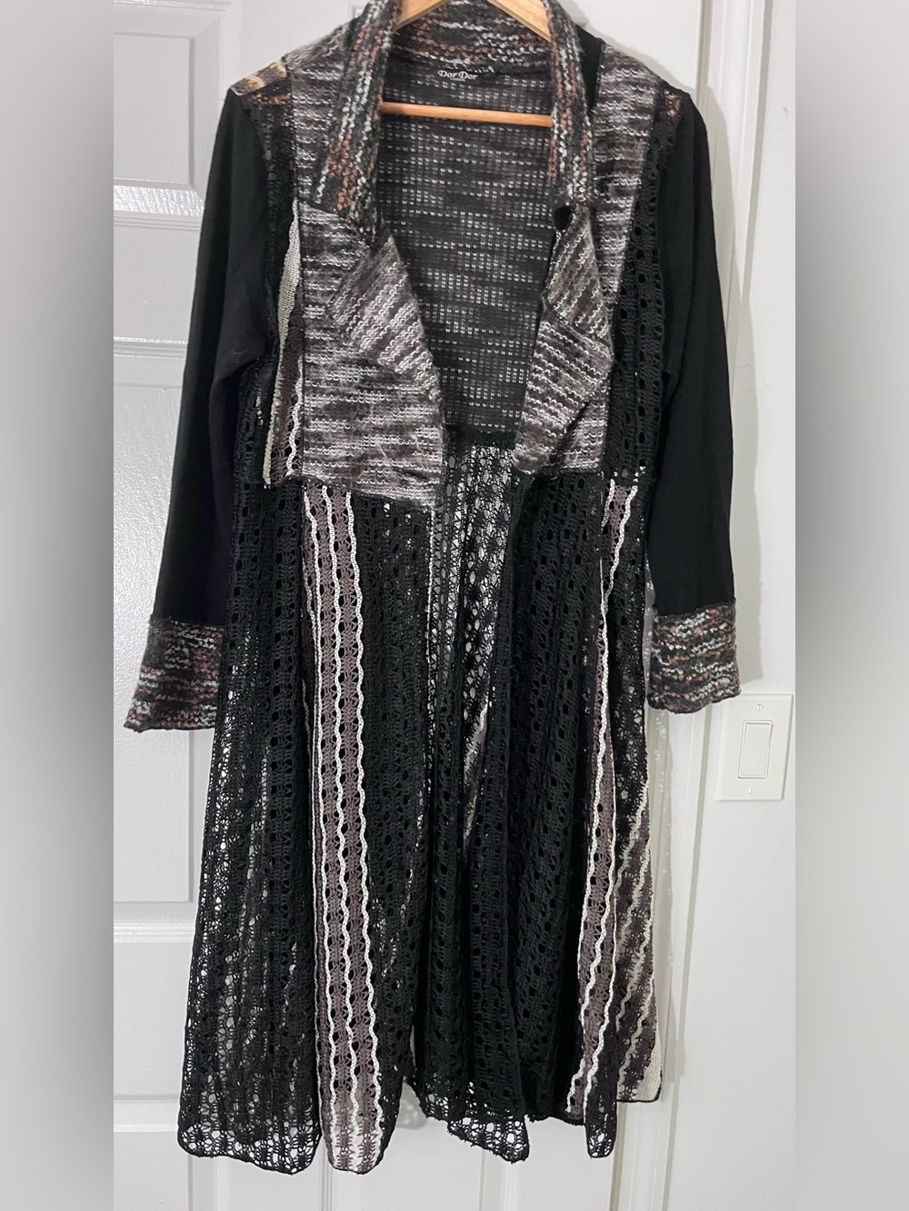 Dor Dor Couture women’s Mixed Knit Cream Black & Gray Open Front Duster Cardigan
